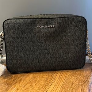 BRAND NEW Michael Kors Shoulder bag!